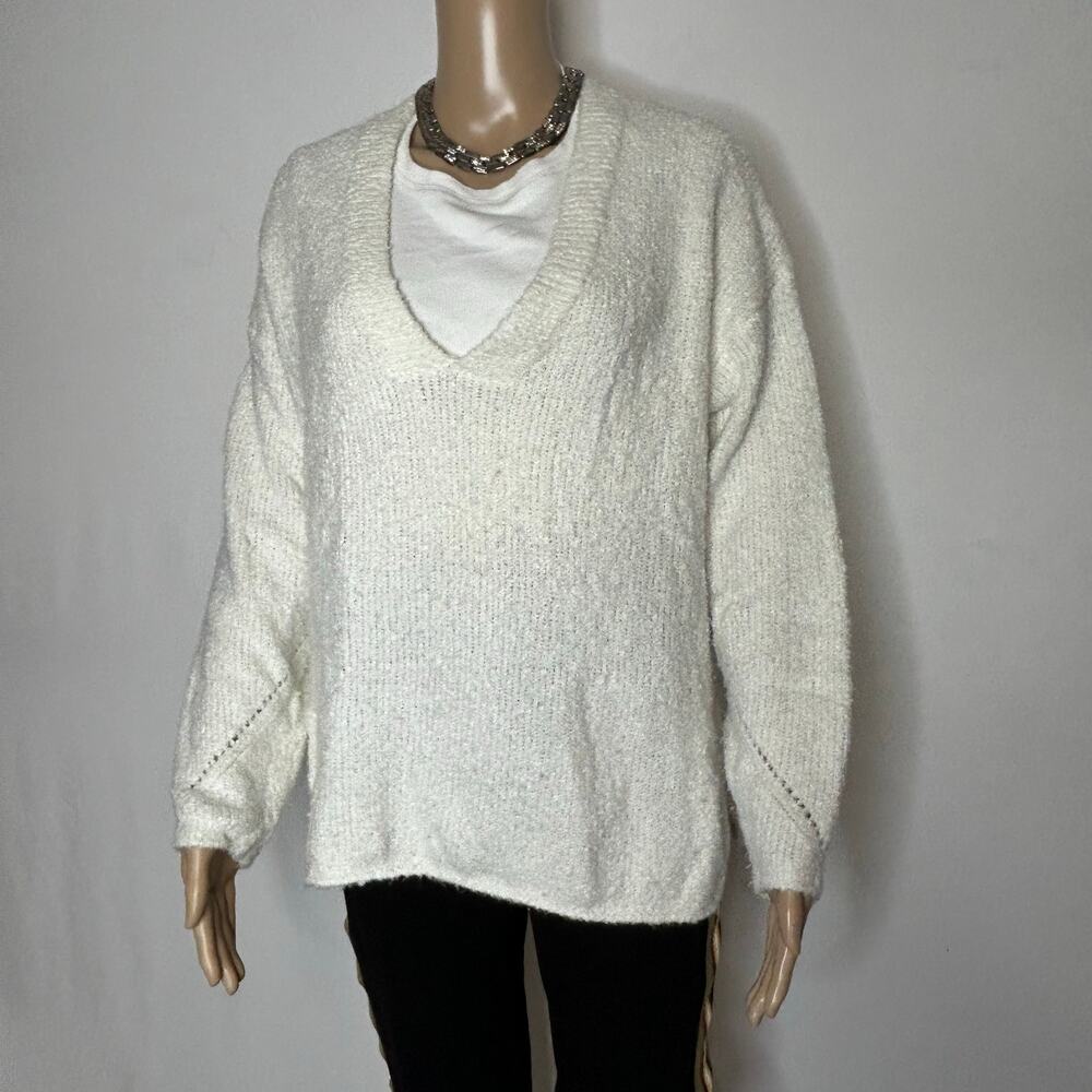 Urban Outfitters Women’s L Ivory Oversized V-Neck Fuzzy Knit Sweater